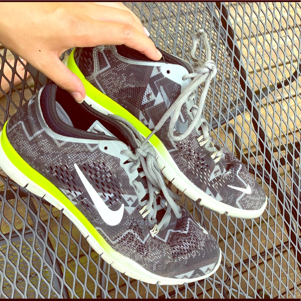 Nike Camouflage Sneakers w/ line detailing